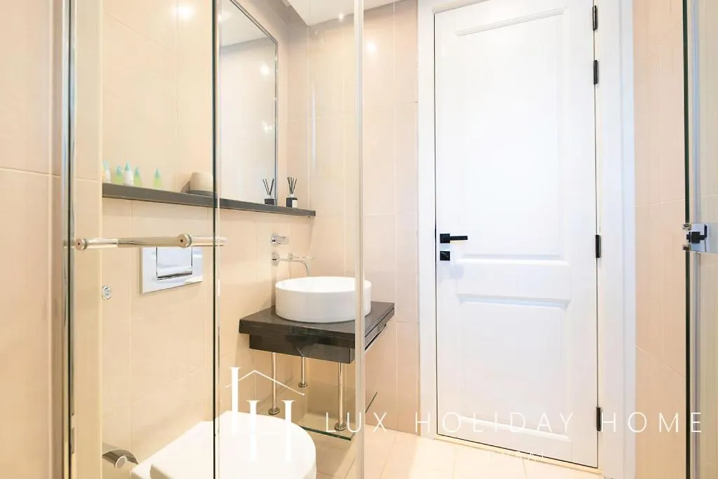 Lux The Bonnington Jlt Suite Dubai United Arab Emirates