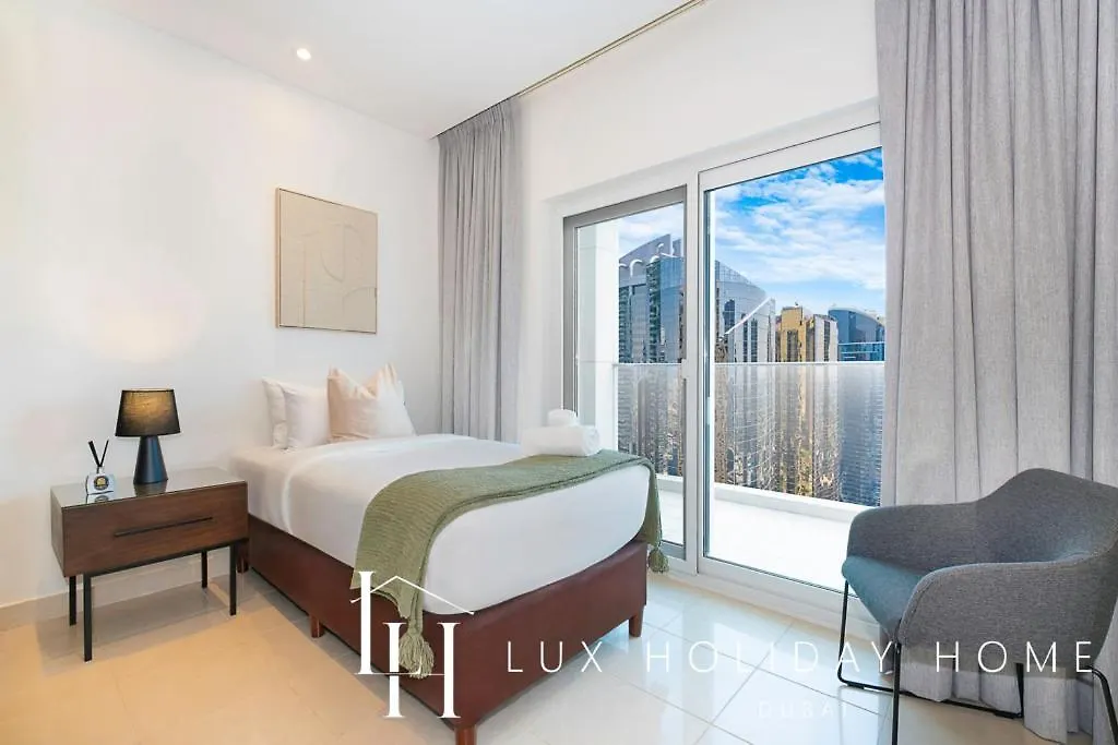 Lux The Bonnington Jlt Suite Dubai United Arab Emirates